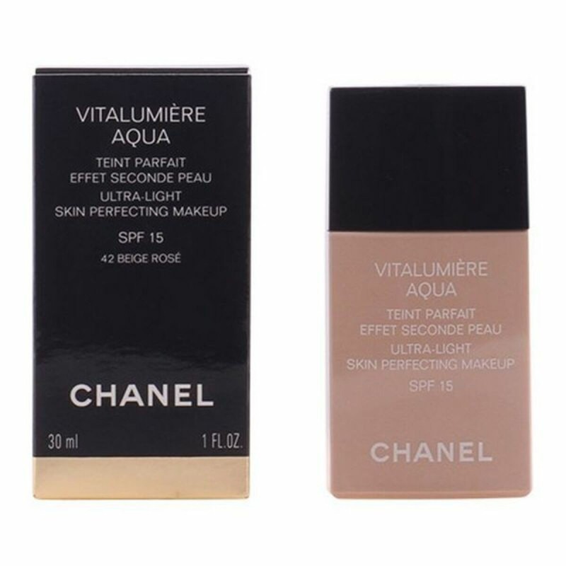 Base de maquillage liquide Vitalumière Aqua Chanel